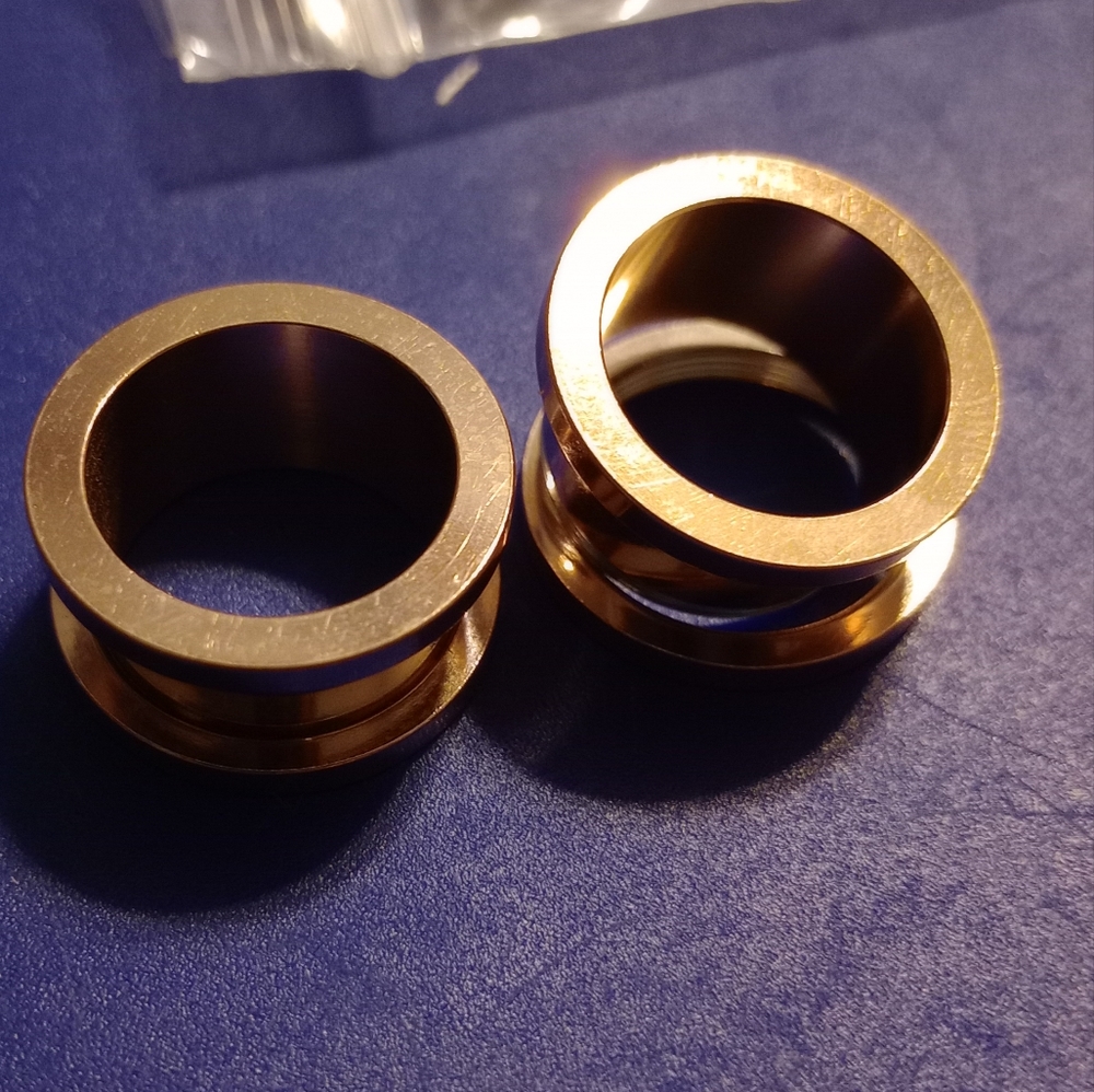ROSE GOLD SCREW BACK TUNNELS